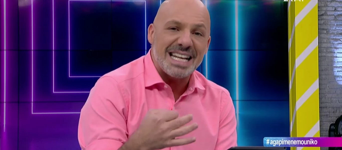 H «πρόταση γάμου» του Νίκου Μουτσινά στον «αέρα» της εκπομπής (βίντεο)